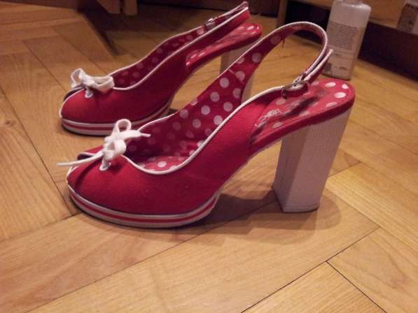 Туфли красные текстильные 38р Устойчивый каблук