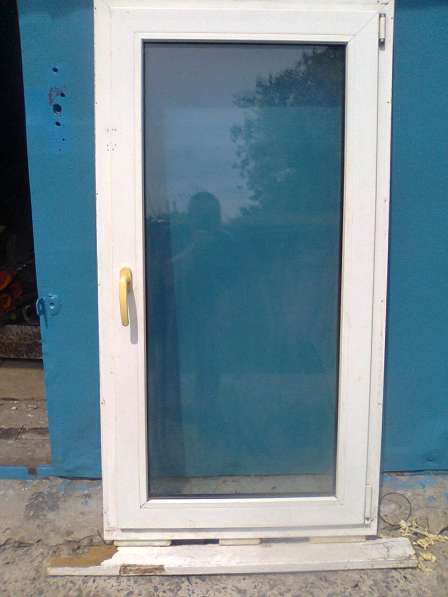 Окна пластиковые и балконная пластиковая дверь продам
