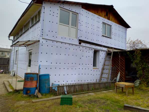 Продам дом 2 этажа, брусовой в Красноярске