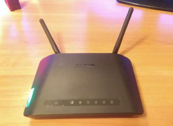 Роутер Wi-Fi D-Link DIR-615