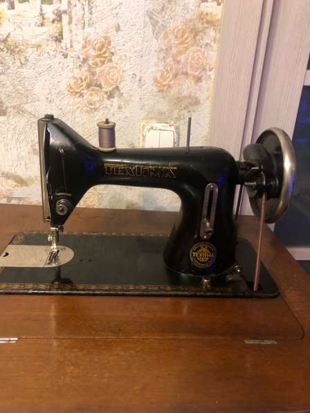 Продается ножная швейная машинка в Москве фото 6