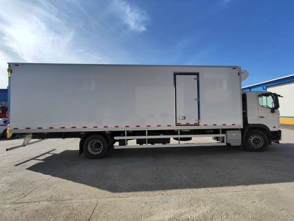 Автомобиль рефрижераторы HINO 4x2 в Москве фото 6