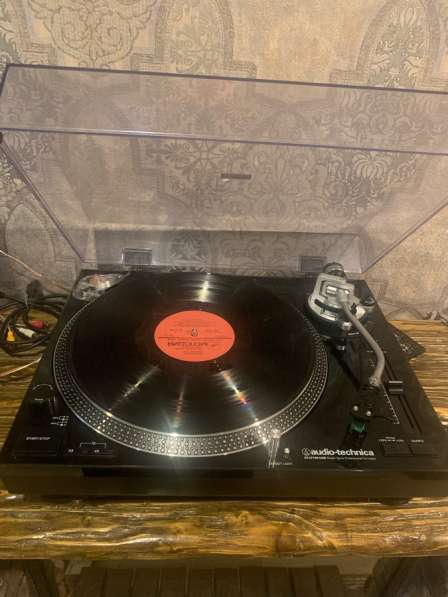 Проигрыватель для виниловых пластинок AUDIO TECHNICA