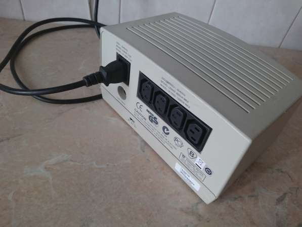 Стабилизатор напряжения APC Line-R в Челябинске фото 3