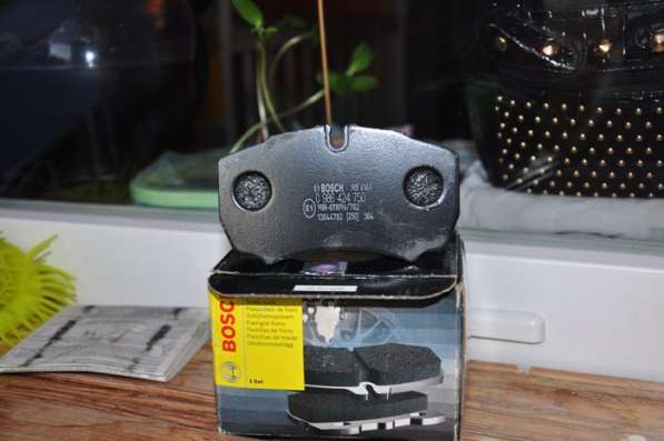 Тормозные колодки Bosch в фото 4