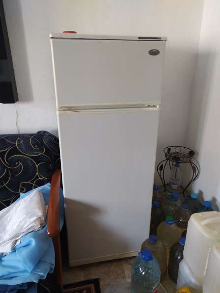 Продам холодильник Атлант двухкамерный б/у