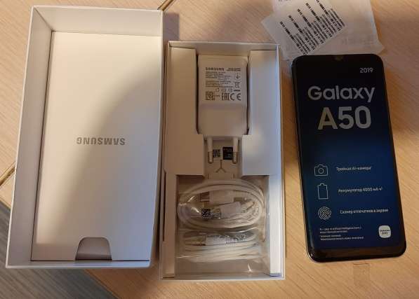 Телефон Samsung A50 64 GB новый в Москве фото 3