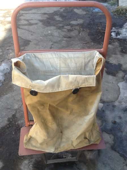 Продам сумку хозяйственную на колесиках в Красноярске фото 3