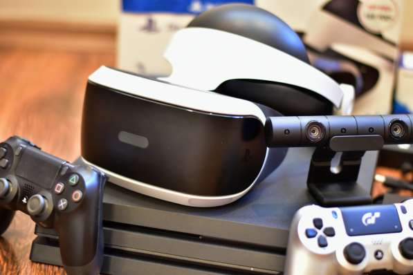 PlayStation 4 Pro, очки PS VR, камера PS Camera и 2 джойстик в 