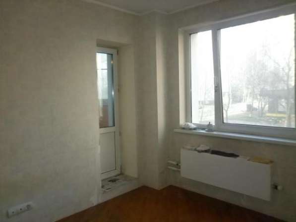 Продам комнату в Москве. Жилая площадь 76 кв.м. Есть балкон. в Москве фото 3