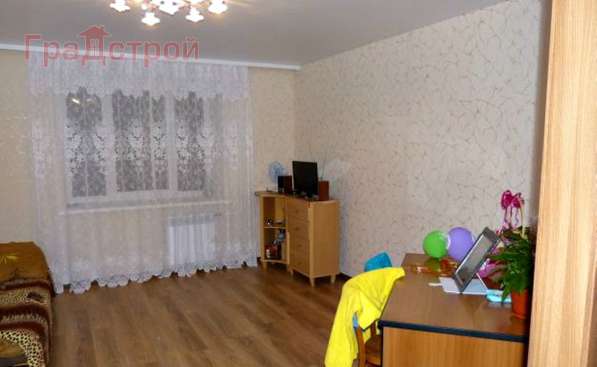Продам однокомнатную квартиру в Вологда.Жилая площадь 41 кв.м.Дом кирпичный.Есть Балкон.