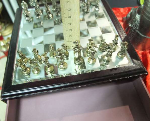 Шахматы оловянные, серебряного и золотого цвета, с доской ​​ в Ставрополе