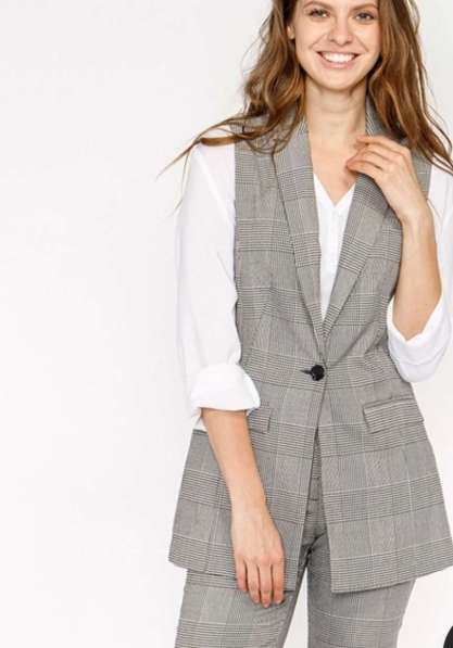 Жилет MODIS в Москве