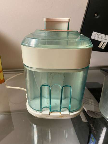Соковыжималка Philips HR2826 в Казани фото 4