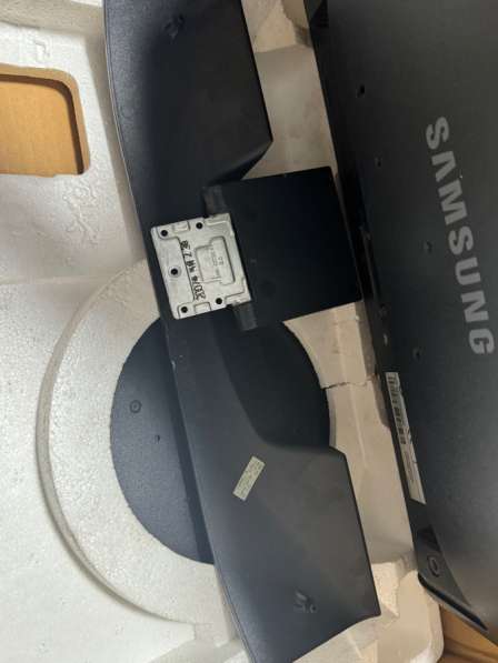 Компьютерный офисный монитор Samsung SyncMaster 206BW в Москве фото 3