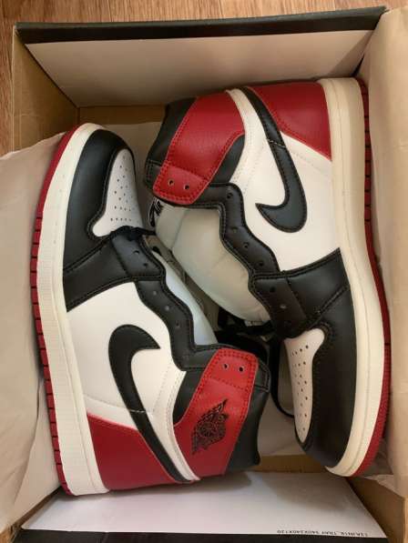 Nike Air Jordan 1 High Chicago Black Toe