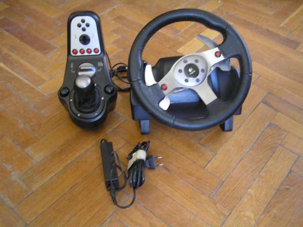 Игровые руль и педали G26 Racing Wheel