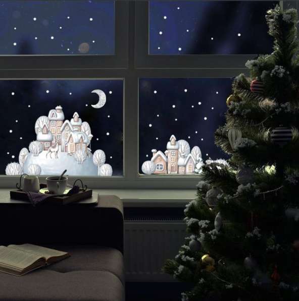 Уникальные новогодние наклейки на окна и стены в фото 12