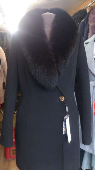 Женская пальто с натуральным мехом в фото 8