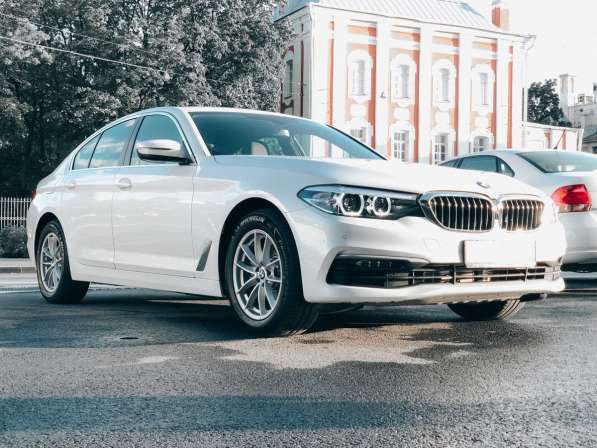 BMW 5 Series на свадьбу, трансфер, выписку из роддома в Москве фото 6