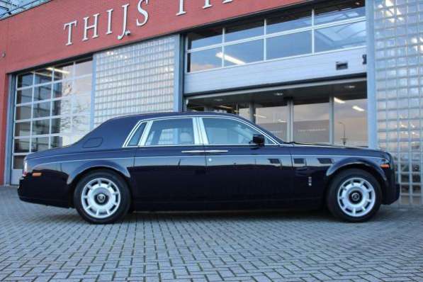 Аренда Rolls Royce Phantom чёрного и белого цвета для любых мероприятий. в фото 5