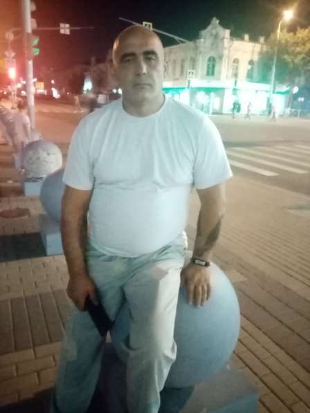 Армен, 53 года, хочет пообщаться