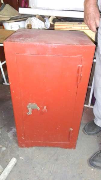 Продам электросамовар рабочий раритетный, сейф металлический