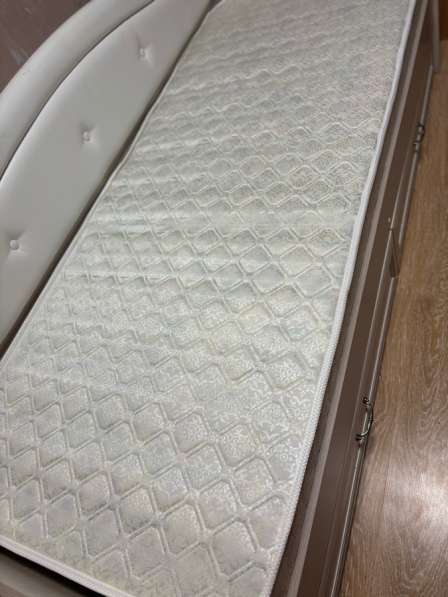 Продам кровать для девочки в Невьянске