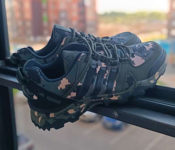 Кроссовки мужские камуфлированные adidas