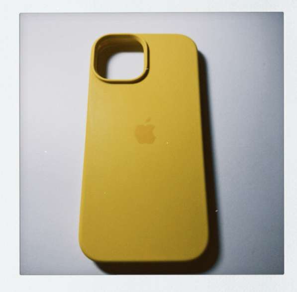 Чехлы на айфон 15