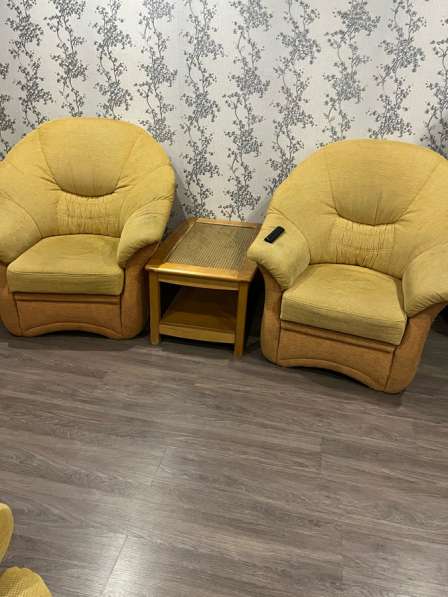 Продаю диван с креслами в Краснодаре