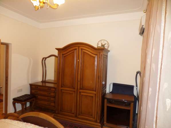 Yerevan, Centre, near Paplavok, Moskovian street, 3-х комнат в фото 5