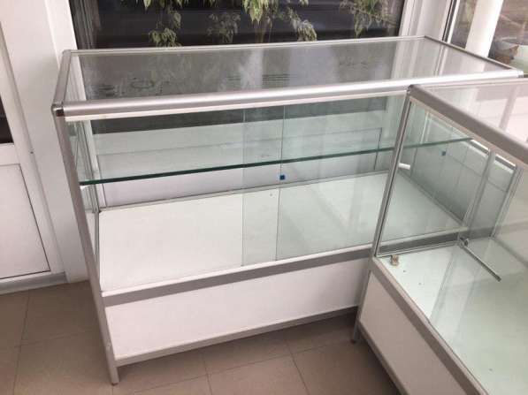 Продам торговые стеклянные витрины с алюминиевого профиля в фото 3