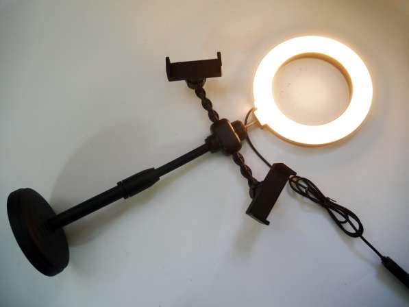 Кольцевая лампа настольная 16 см с двумя держателями в 