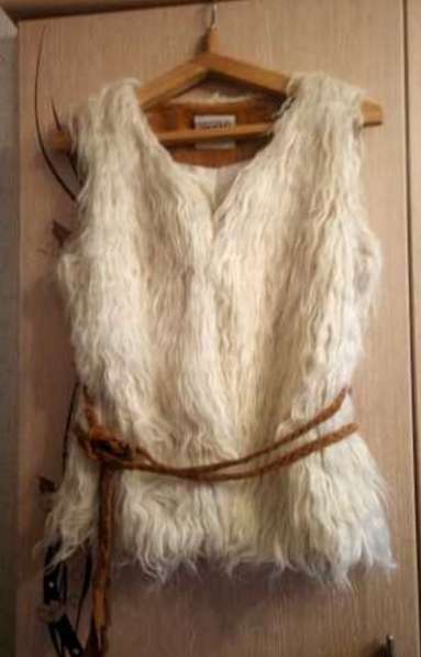 Selling white faux fur vest