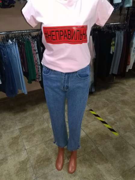 Женская одежда джинсы, футболки, блузки в фото 8