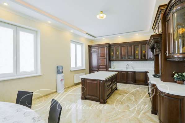 Продам дом в Ростов-на-Дону.Жилая площадь 472 кв.м.