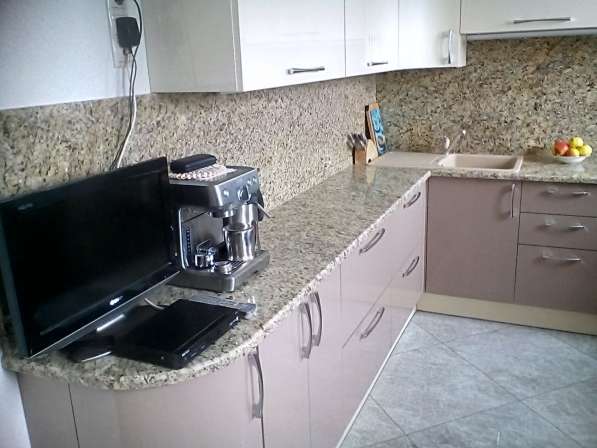 Столешницы для кухонь из натурального камня мрамор гранит в Москве фото 7