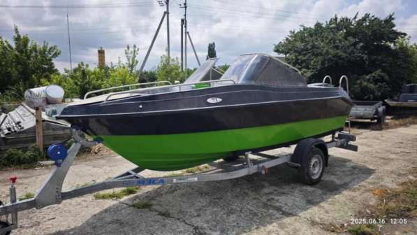 Лодка моторная пластиковая Темп-480 плюс