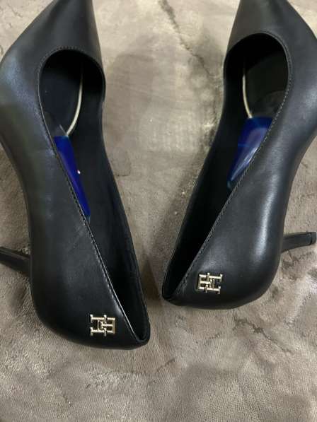 Туфли Томми Хеныильгер в Москве