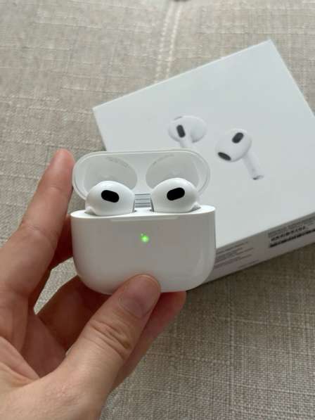 Продам наушники AirPods