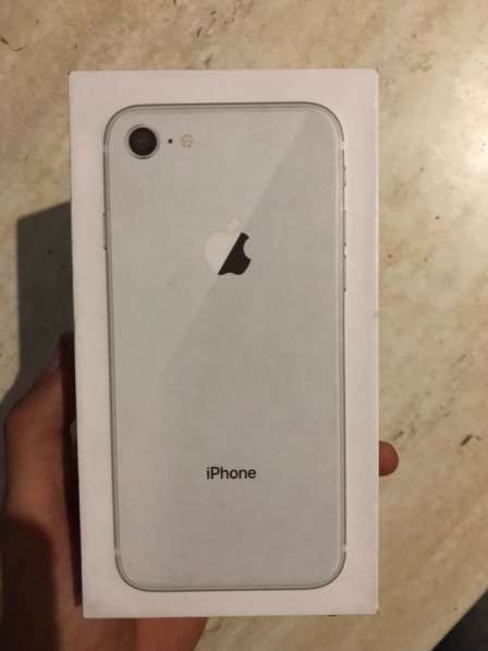 IPhone 8 (Белый) в фото 3