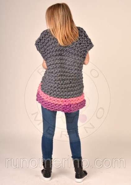 Жилетка из толстой пряжи в фото 13