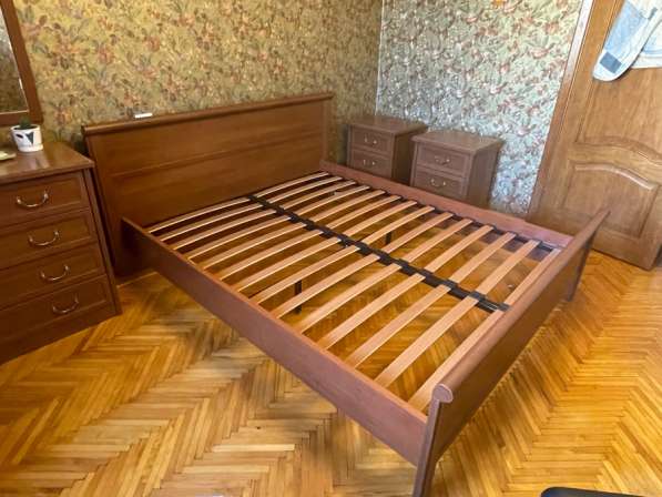 Кровать (+2 тумбочки) в Санкт-Петербурге