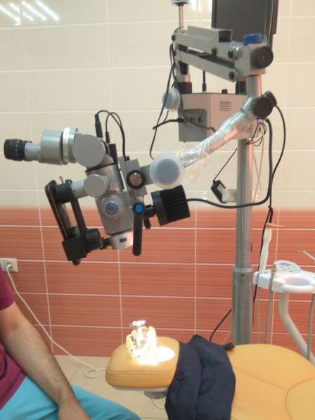 Бинокулярный микроскоп для стоматолога