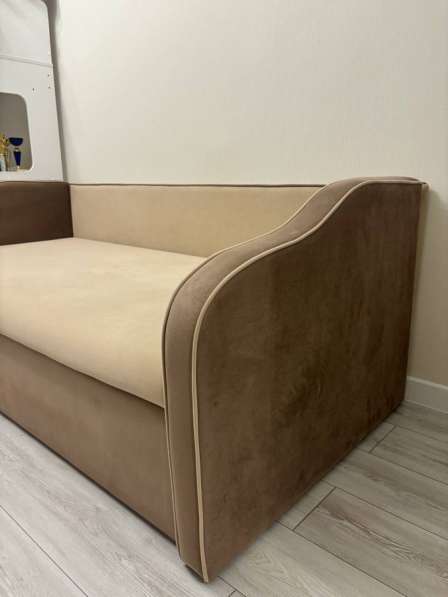 Продаю диван в Москве