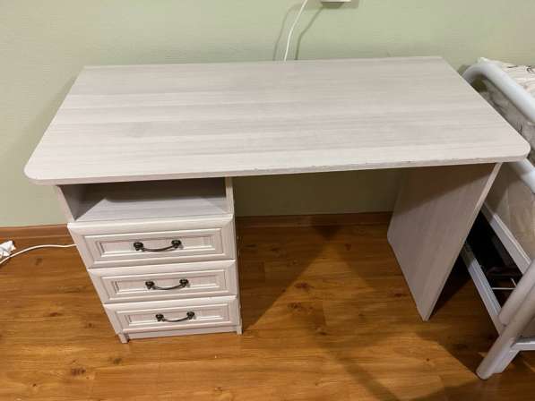 Продам письменный стол