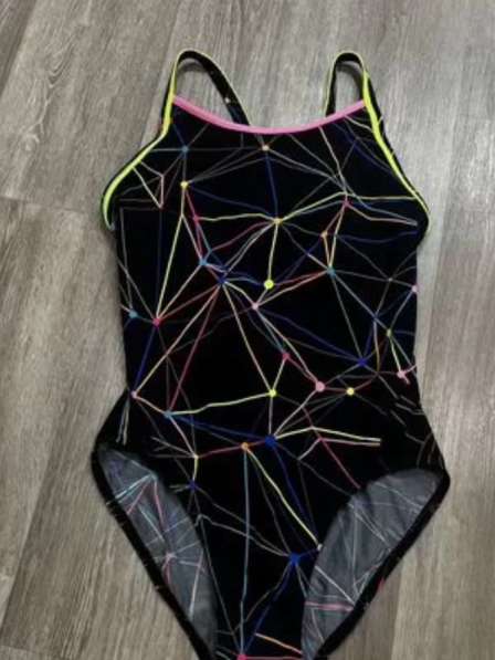 Купальник слитный спортивный