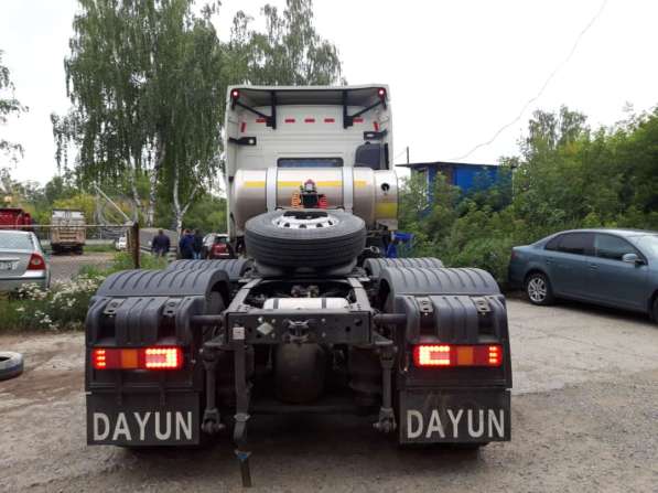 Седельный тягач на метане (CПГ) Dayun CGC4253 6х4 на пневме в Челябинске