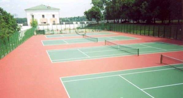 Спортивное покрытие эластичное, выравнивающее, смягчающее для теннисных кортов, детских площадок, внутренних и наружных работ.